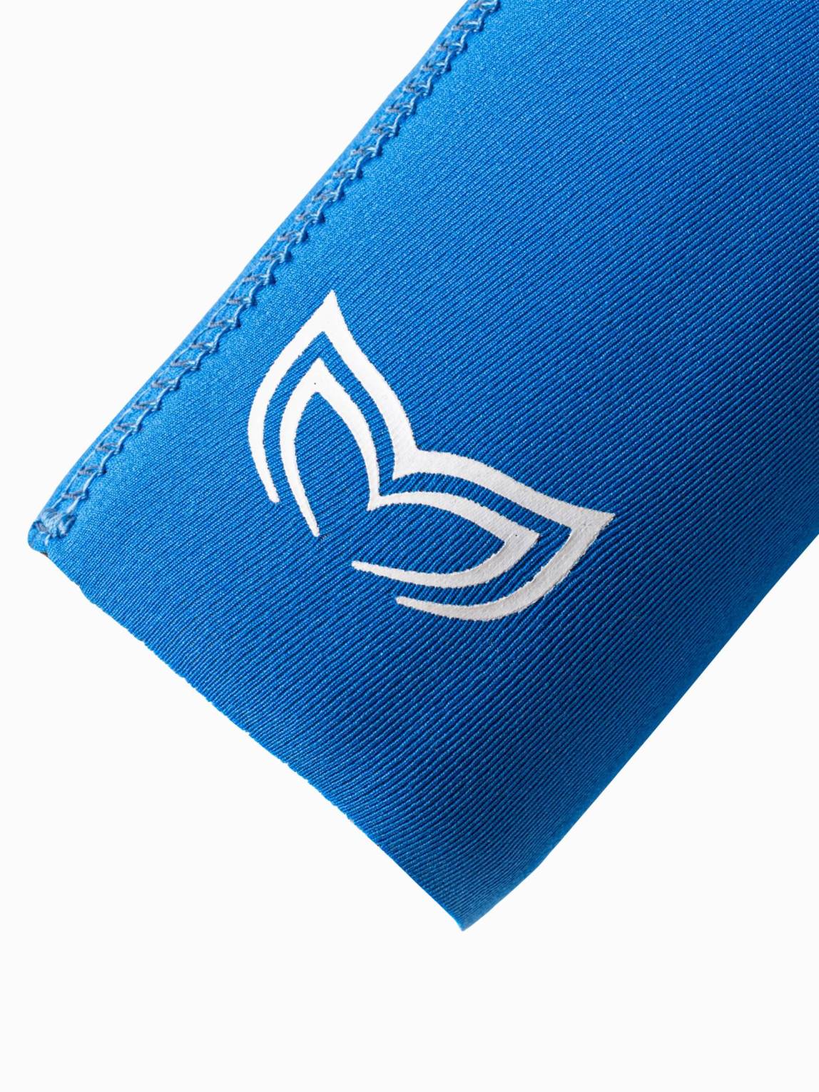 Molchanovs logo in white on the wrist of the blue mens 5mm double lined wetsuit.