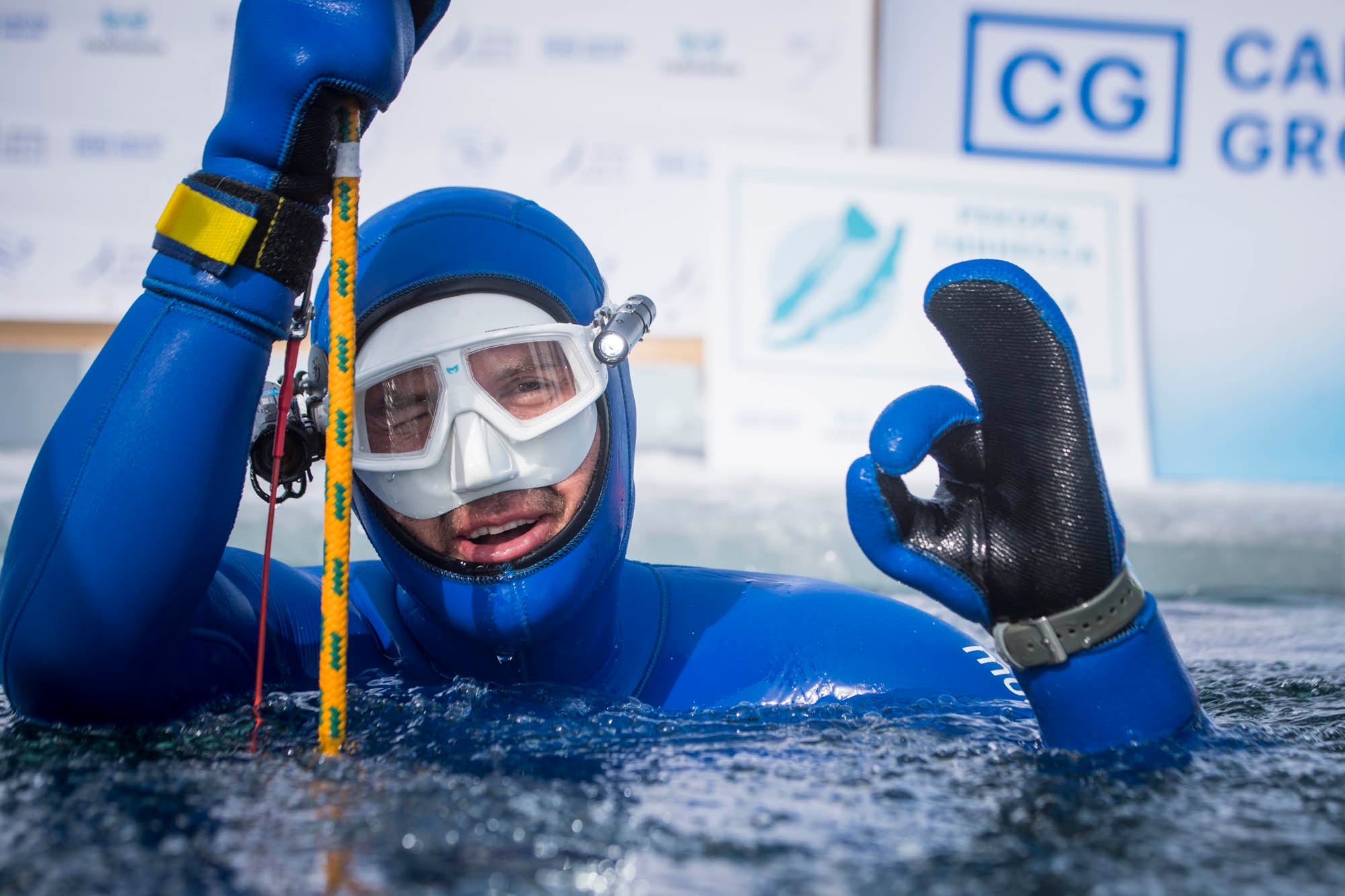 新闻稿 - 莫尔查诺夫斯运动员创造了两项新的冰下潜水吉尼斯世界纪录